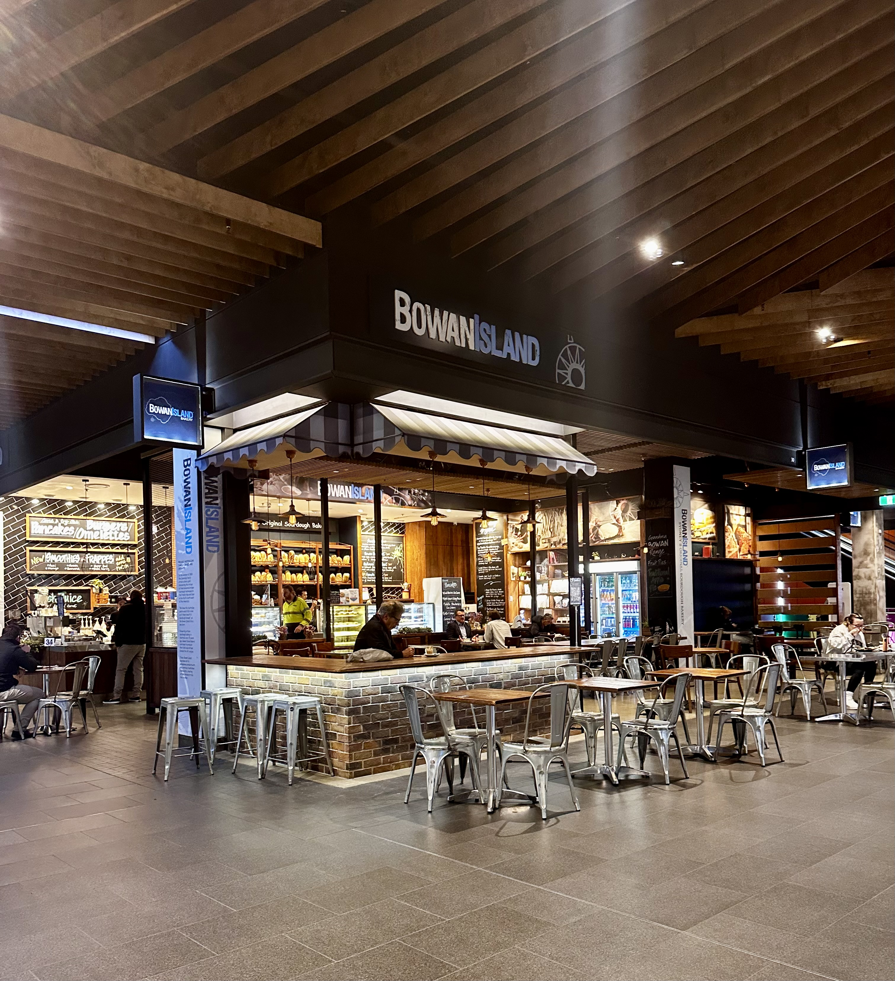 Bowan Island Zetland café front